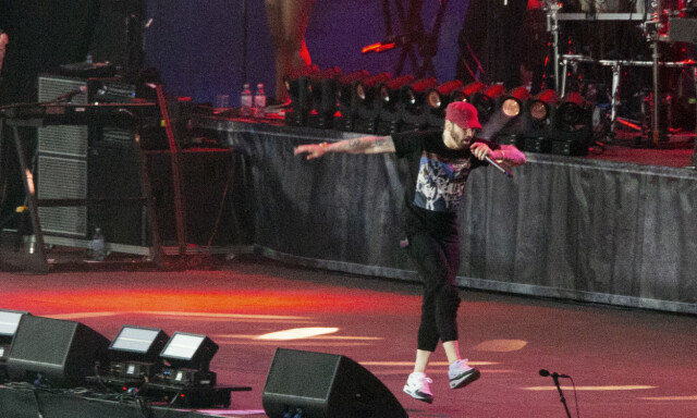 Eminem nekter å fotograferes. Konsertnabo raser